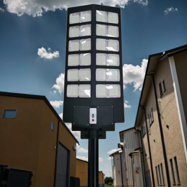 Lampu Jalan Tenaga Surya Terintegrasi Luar Ruangan IP66 Tahan Air 12.8V Lampu Jalan Pengisian Tenaga Surya berdaya tinggi untuk Penerangan Jalan Kota
